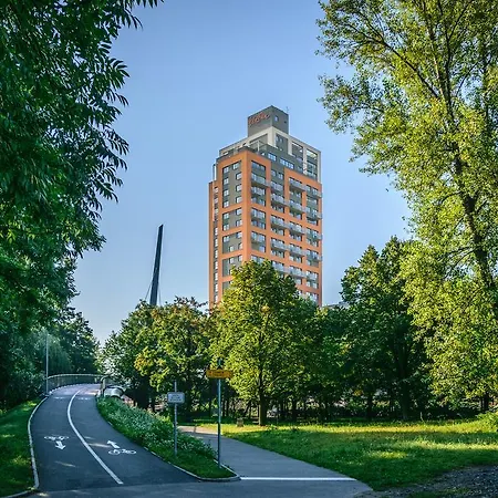 Eliska Tower Apartahotel 3*